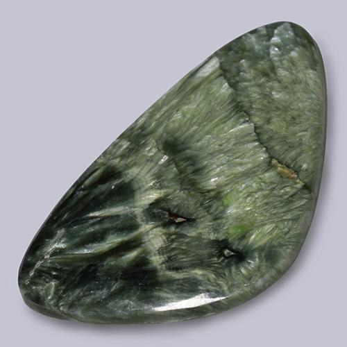 Séraphinite vert naturelle forme fantaisie, 21,43 ct, opaque