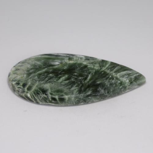 Séraphinite Vert moyen naturelle En forme de poire, 17.10 ct, Opaque
