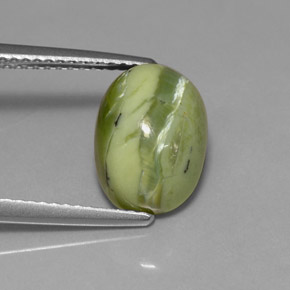 Serpentine vert naturelle coupe ovale, 3,59 ct, opaque