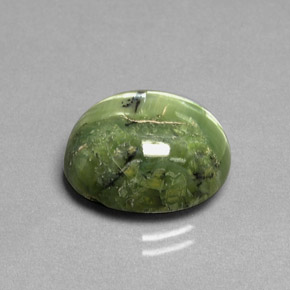 Serpentine vert naturelle coupe ovale, 7,13 ct, opaque