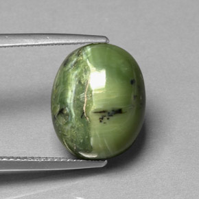 Serpentine vert naturelle coupe ovale, 7,13 ct, opaque