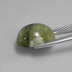 Serpentine vert naturelle coupe ovale, 5,26 ct, opaque