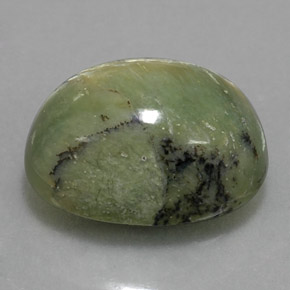 Serpentine vert naturelle coupe ovale, 7,68 ct, opaque