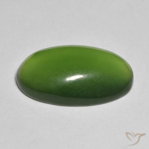 Serpentine Vert moyen naturelle ovale, 9.39 ct, Translucide
