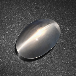 Sillimanite cat's eye gris naturelle coupe ovale, 7,34 ct, translucide