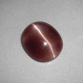 Sillimanite œil de chat Deep Reddish Brown naturelle Coupe ovale, 2.12 ct, Opaque