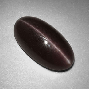 Sillimanite cat's eye marron naturelle coupe ovale, 7,07 ct, opaque