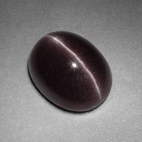 Sillimanite cat's eye marron naturelle coupe ovale, 2,88 ct, opaque