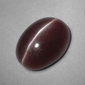 Sillimanite cat's eye marron naturelle coupe ovale, 3,47 ct, opaque