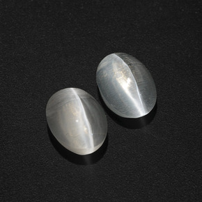 Achetez naturel 2.42ct Blanc clair Sillimanite œil de chat gems, Coupe ovale, En provenance Madagascar chez GemSelect. En stock, livraison internationale!
