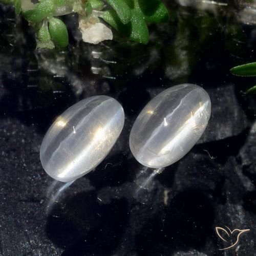 Shop natural 1.43ct Blanc clair Sillimanite œil de chat gems, ovale, from Madagascar at GemSelect. In stock, global shipping!