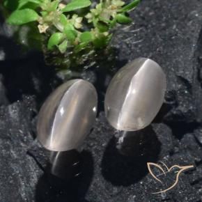 Shop natural 2.20ct Gris très clair Sillimanite œil de chat gems, ovale, from Madagascar at GemSelect. In stock, global shipping!
