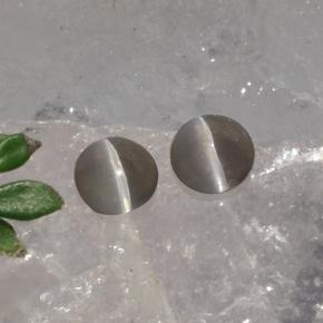 Achetez naturel 1.15ct Fumée Sillimanite œil de chat gems, Coupe ovale, En provenance Madagascar chez GemSelect. En stock, livraison internationale!