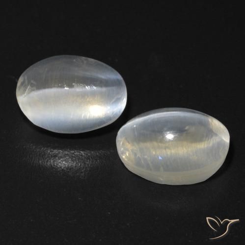 Shop natural 2.33ct Blanc Sillimanite œil de chat gems, ovale, from Madagascar at GemSelect. In stock, global shipping!