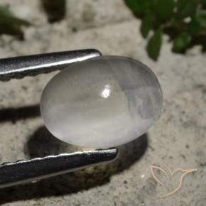 Sillimanite œil de chat Blanc clair naturelle ovale, 1.44 ct, Transparent