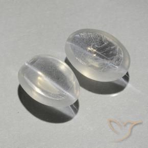 Shop natural 1.89ct Blanc chaud Sillimanite œil de chat gems, ovale, from Madagascar at GemSelect. In stock, global shipping!