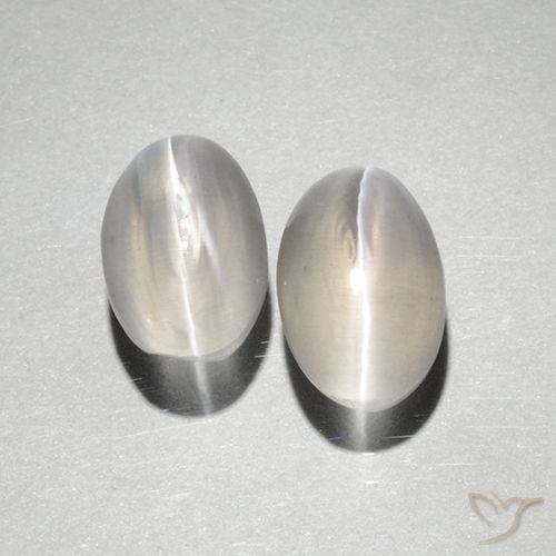 Shop natural 2.18ct Blanc chaud Sillimanite œil de chat gems, ovale, from Madagascar at GemSelect. In stock, global shipping!