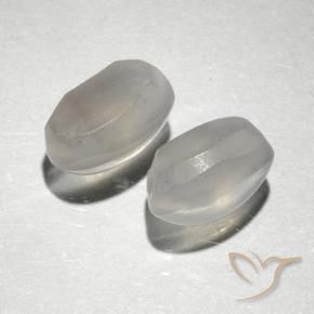 Shop natural 2.18ct Blanc chaud Sillimanite œil de chat gems, ovale, from Madagascar at GemSelect. In stock, global shipping!