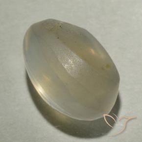 Sillimanite œil de chat Jaune clair naturelle ovale, 1.47 ct, Transparent