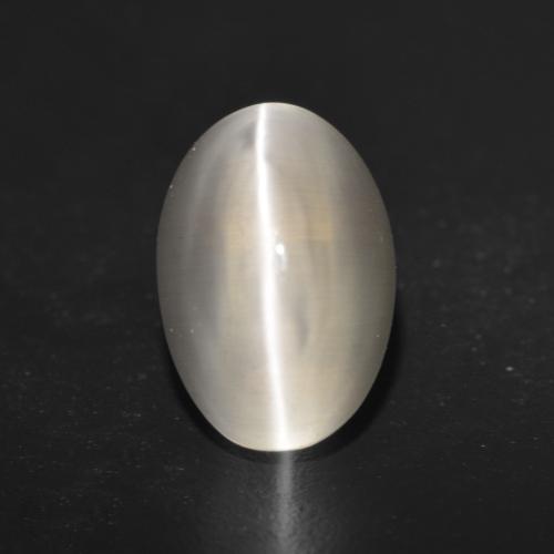 Sillimanite œil de chat Jaune clair naturelle Coupe ovale, 1.56 ct, Translucide