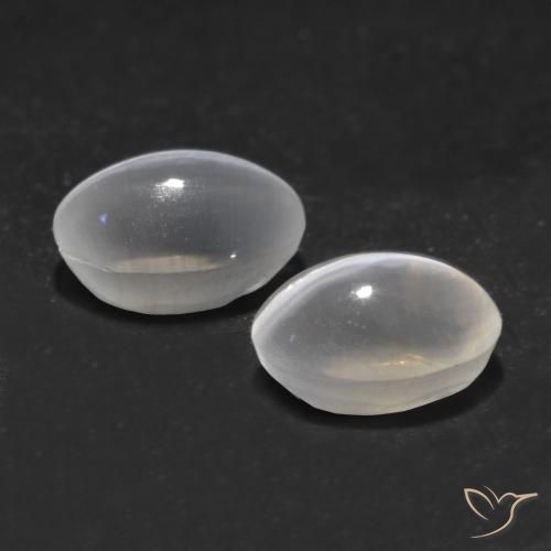Shop natural 2.20ct Blanc clair Sillimanite œil de chat gems, ovale, from Madagascar at GemSelect. In stock, global shipping!