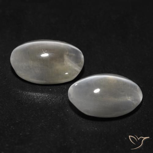 Shop natural 1.94ct Gris très clair Sillimanite œil de chat gems, ovale, from Madagascar at GemSelect. In stock, global shipping!