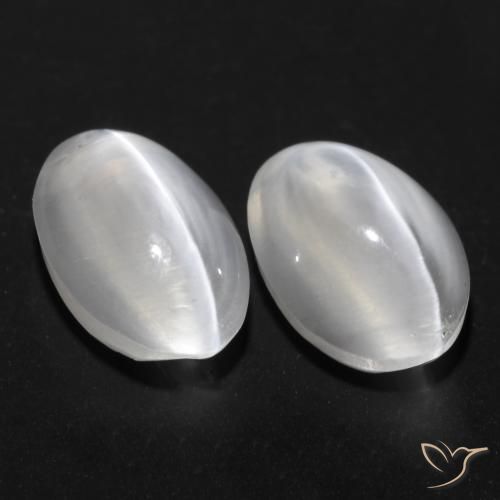 Shop natural 2.20ct Blanc Sillimanite œil de chat gems, ovale, from Madagascar at GemSelect. In stock, global shipping!