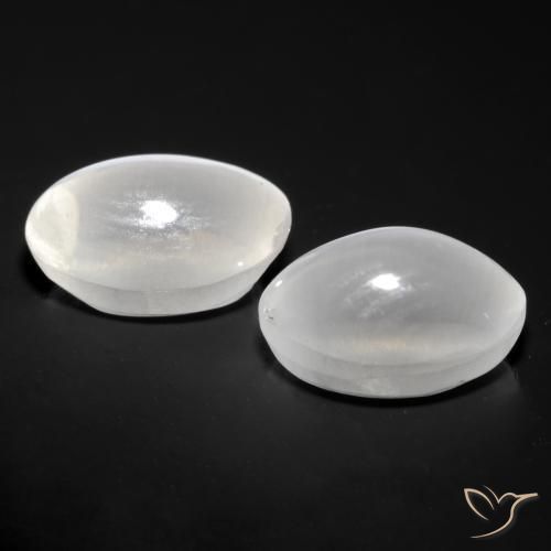 Shop natural 2.20ct Blanc Sillimanite œil de chat gems, ovale, from Madagascar at GemSelect. In stock, global shipping!