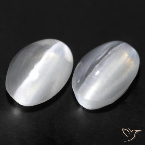 Shop natural 2.23ct Blanc Sillimanite œil de chat gems, ovale, from Madagascar at GemSelect. In stock, global shipping!