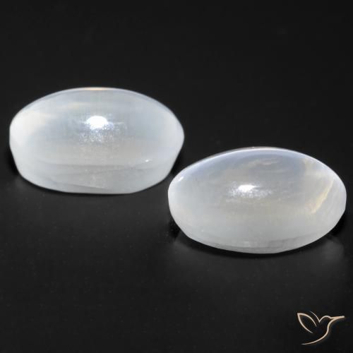 Shop natural 2.23ct Blanc Sillimanite œil de chat gems, ovale, from Madagascar at GemSelect. In stock, global shipping!