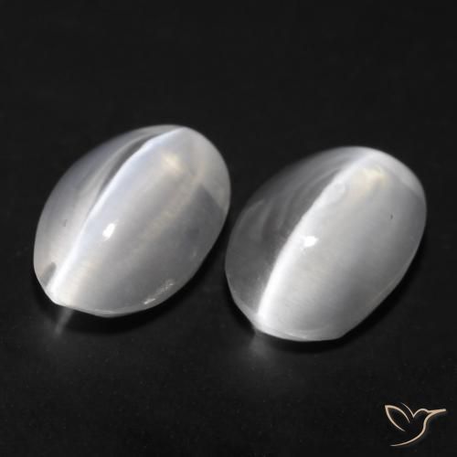 Shop natural 1.77ct Blanc Sillimanite œil de chat gems, ovale, from Madagascar at GemSelect. In stock, global shipping!