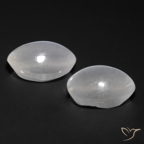 Shop natural 1.77ct Blanc Sillimanite œil de chat gems, ovale, from Madagascar at GemSelect. In stock, global shipping!