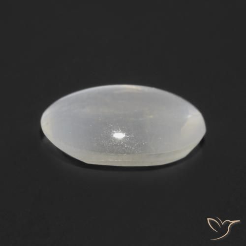 Sillimanite œil de chat Gris très clair naturelle ovale, 0.81 ct, Transparent