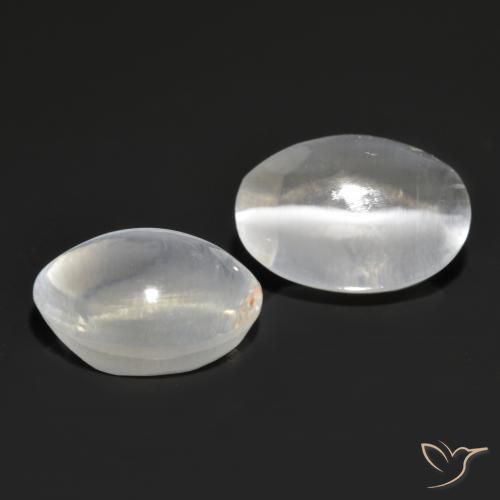 Shop natural 2.71ct Gris très clair Sillimanite œil de chat gems, ovale, from Madagascar at GemSelect. In stock, global shipping!