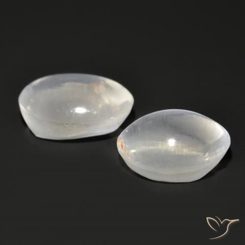 Shop natural 2.71ct Gris très clair Sillimanite œil de chat gems, ovale, from Madagascar at GemSelect. In stock, global shipping!