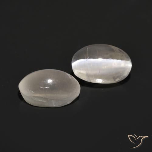 Shop natural 1.58ct Gris très clair Sillimanite œil de chat gems, ovale, from Madagascar at GemSelect. In stock, global shipping!