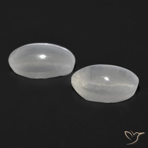 Shop natural 1.55ct Gris très clair Sillimanite œil de chat gems, ovale, from Madagascar at GemSelect. In stock, global shipping!