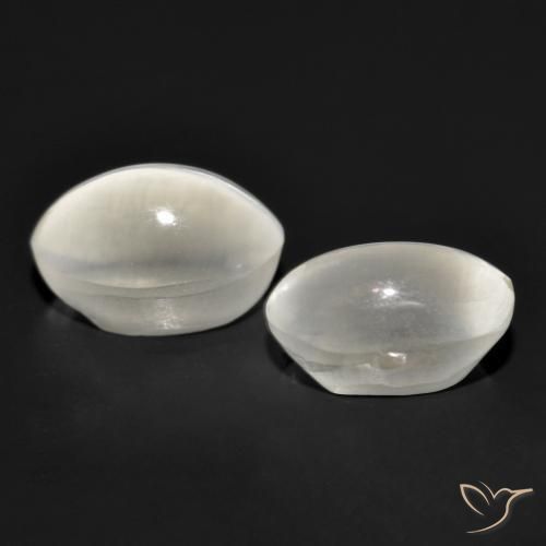 Shop natural 2.53ct Gris très clair Sillimanite œil de chat gems, ovale, from Madagascar at GemSelect. In stock, global shipping!