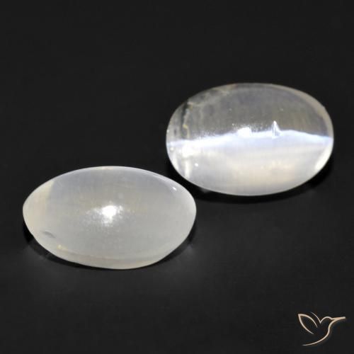 Shop natural 1.89ct Gris très clair Sillimanite œil de chat gems, ovale, from Madagascar at GemSelect. In stock, global shipping!