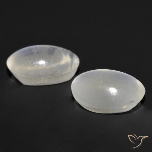 Shop natural 1.89ct Gris très clair Sillimanite œil de chat gems, ovale, from Madagascar at GemSelect. In stock, global shipping!