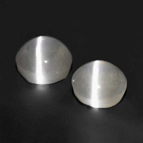 Achetez naturel 1.68ct Gris très clair Sillimanite œil de chat gems, Coupe roude, En provenance Madagascar chez GemSelect. En stock, livraison internationale!