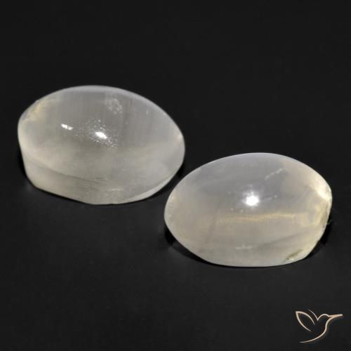 Shop natural 2.57ct Gris très clair Sillimanite œil de chat gems, ovale, from Madagascar at GemSelect. In stock, global shipping!