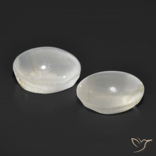 Shop natural 2.69ct Gris très clair Sillimanite œil de chat gems, ovale, from Madagascar at GemSelect. In stock, global shipping!