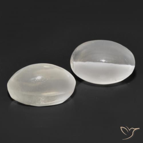 Shop natural 2.47ct Gris très clair Sillimanite œil de chat gems, ovale, from Madagascar at GemSelect. In stock, global shipping!