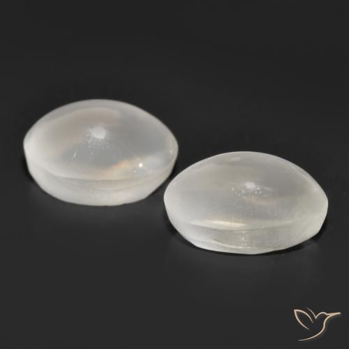 Shop natural 2.47ct Gris très clair Sillimanite œil de chat gems, ovale, from Madagascar at GemSelect. In stock, global shipping!