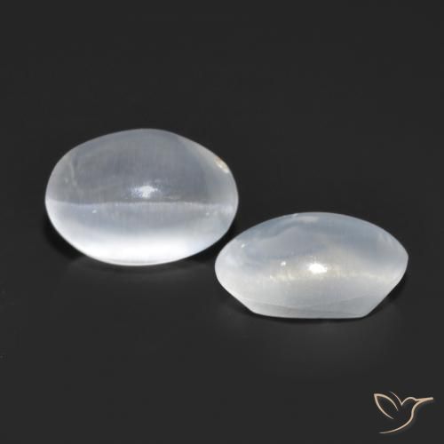 Shop natural 1.58ct Blanc translucide Sillimanite œil de chat gems, ovale, from Madagascar at GemSelect. In stock, global shipping!
