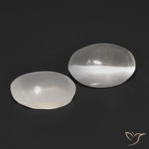 Shop natural 1.15ct Gris très clair Sillimanite œil de chat gems, ovale, from Madagascar at GemSelect. In stock, global shipping!
