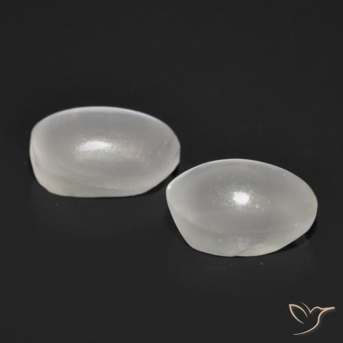 Shop natural 2.11ct Blanc Sillimanite œil de chat gems, ovale, from Madagascar at GemSelect. In stock, global shipping!