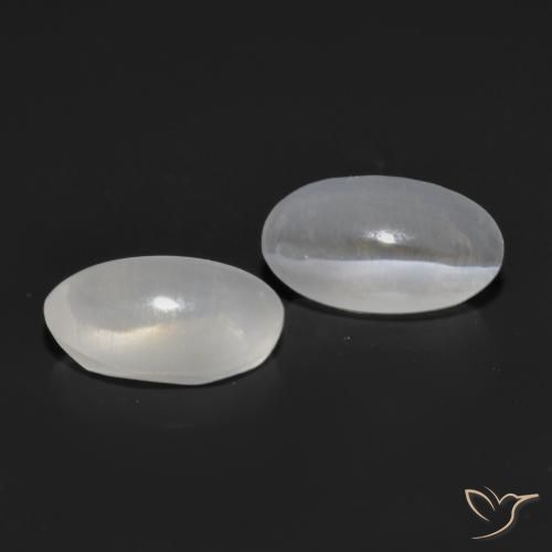 Shop natural 1.36ct Blanc Sillimanite œil de chat gems, ovale, from Madagascar at GemSelect. In stock, global shipping!