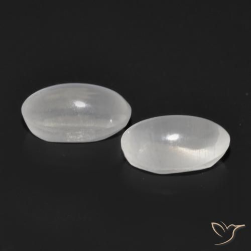 Shop natural 1.36ct Blanc Sillimanite œil de chat gems, ovale, from Madagascar at GemSelect. In stock, global shipping!